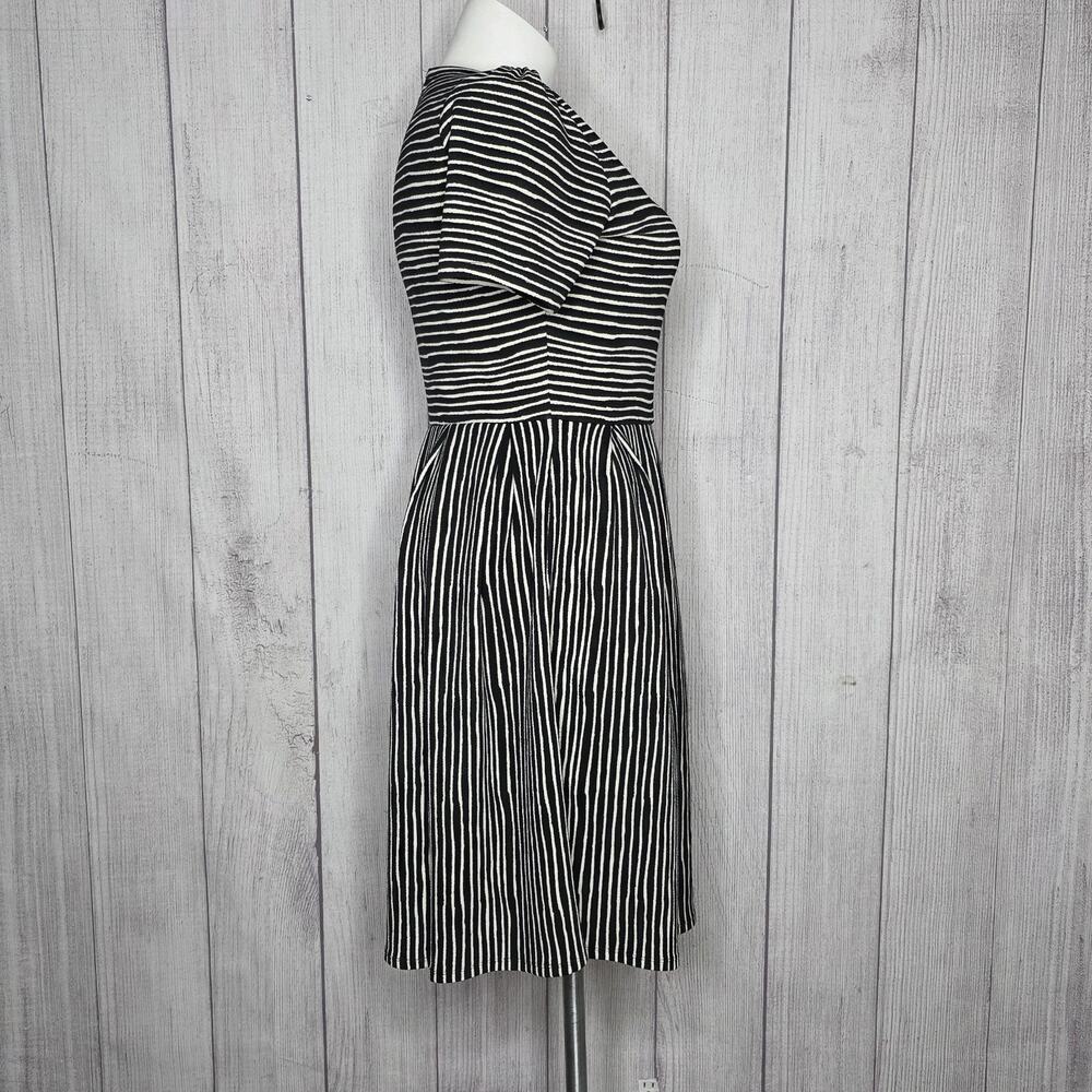 LuLaRoe Amelia Black White Stripe Fit Flare Dress XL Pockets - Picture 3 of 5